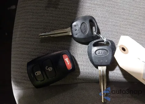 2008 Kia Sedona Lx z USA, uszkodzony, nr VIN KNDMB233986241819